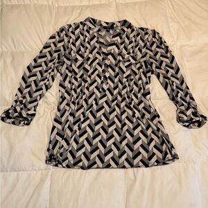 Stylish Black and White Geometric Women's Top